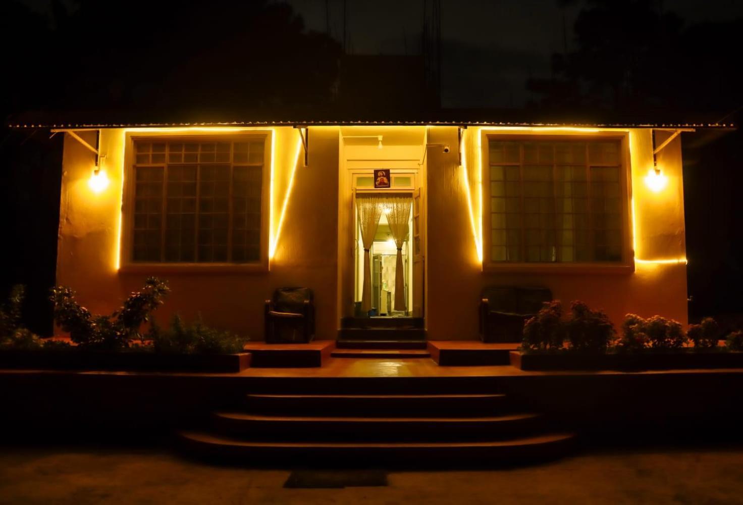 Pine Tree Lodge Shillong Esterno foto